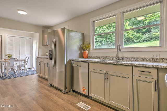 1091 Shipley Ferry Road, Blountville, TN 37617