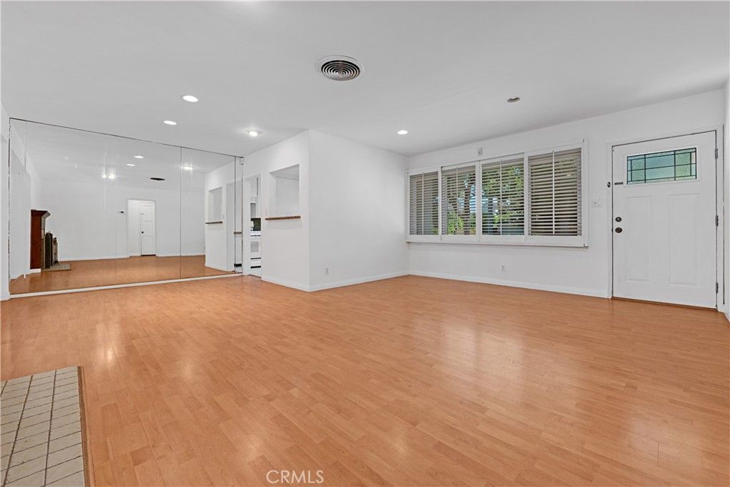 6015 Sunnyslope Ave, Van Nuys, CA 91401 — photo 5