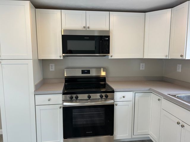 100 Westminster Rd, Weymouth, MA 02189
