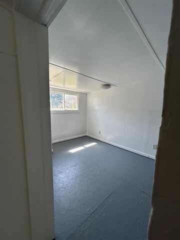 714 N Maple Grove Avenue, Hudson, MI 49247