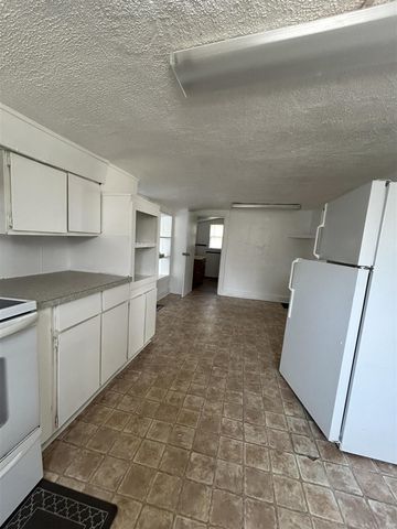 714 N Maple Grove Avenue, Hudson, MI 49247