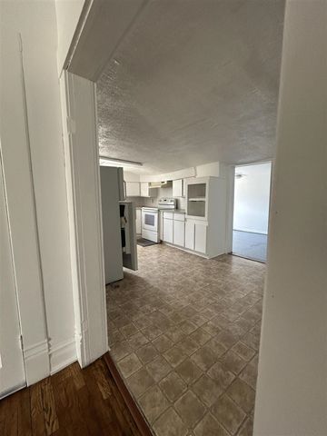 714 N Maple Grove Avenue, Hudson, MI 49247