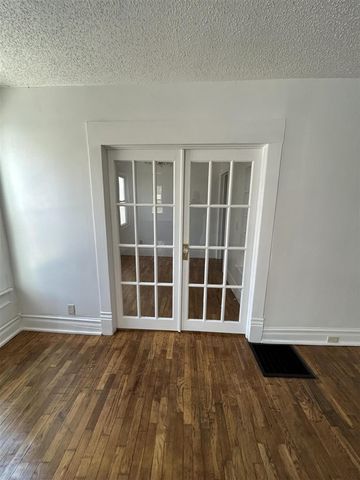 714 N Maple Grove Avenue, Hudson, MI 49247