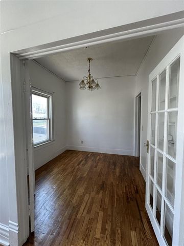 714 N Maple Grove Avenue, Hudson, MI 49247