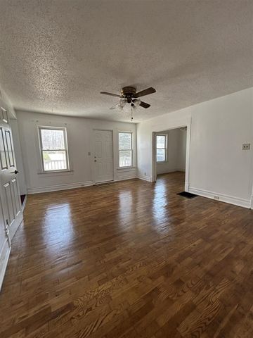 714 N Maple Grove Avenue, Hudson, MI 49247