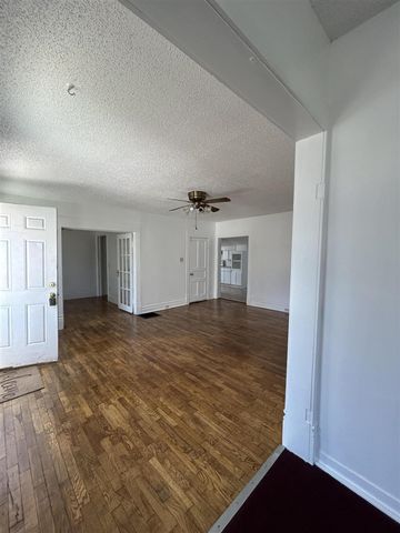 714 N Maple Grove Avenue, Hudson, MI 49247