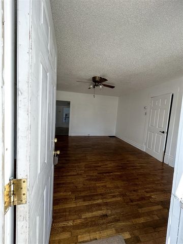 714 N Maple Grove Avenue, Hudson, MI 49247
