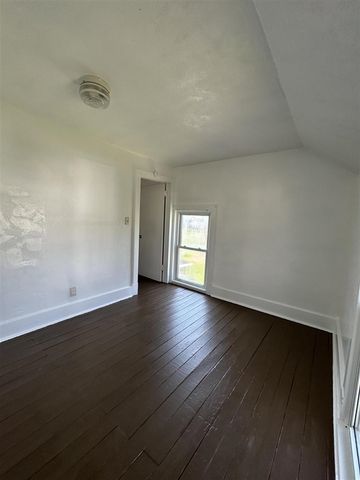714 N Maple Grove Avenue, Hudson, MI 49247