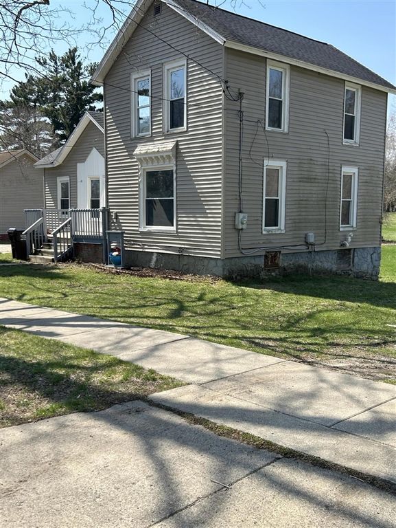 714 N Maple Grove Avenue, Hudson, MI 49247