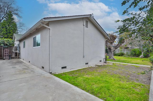 1609 Augusta Ct, Modesto, CA 95350