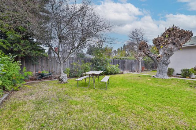 1609 Augusta Ct, Modesto, CA 95350