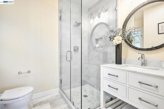 100 Sonia St., Oakland, CA 94618