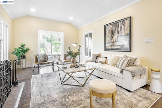 100 Sonia St., Oakland, CA 94618