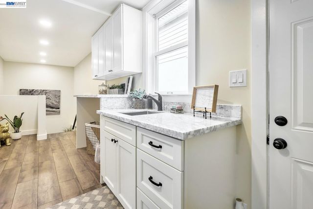 100 Sonia St., Oakland, CA 94618