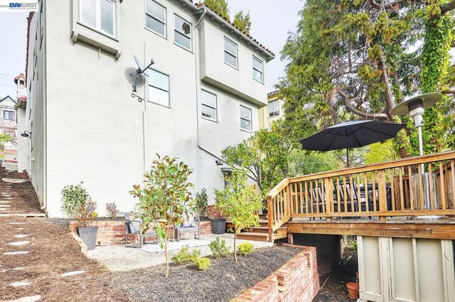 100 Sonia St., Oakland, CA 94618