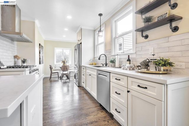 100 Sonia St., Oakland, CA 94618