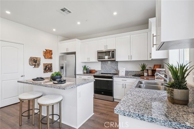 13602 Flying Cloud Way, Victorville, CA 92394