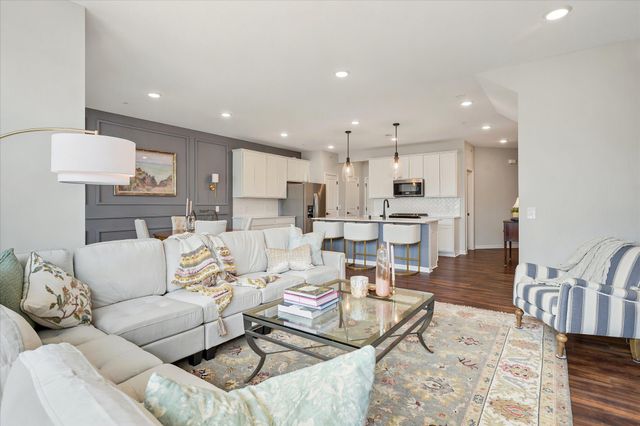 9650 4th Street N, Lake Elmo, MN 55042