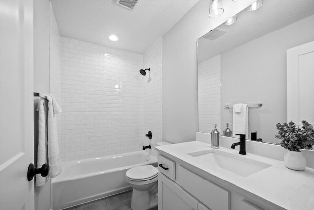 1974 S Lusitano Street, Shakopee, MN 55379