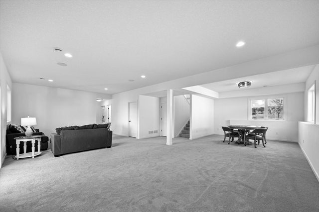 1974 S Lusitano Street, Shakopee, MN 55379