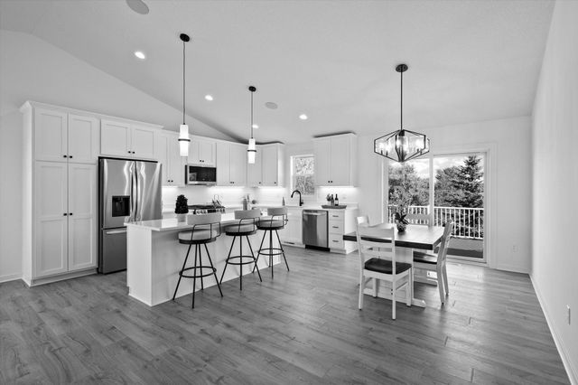 1974 S Lusitano Street, Shakopee, MN 55379