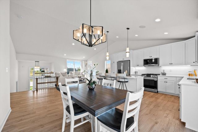 1974 S Lusitano Street, Shakopee, MN 55379