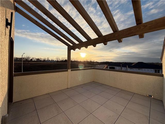 22158 W 116th Terrace, Olathe, KS 66061