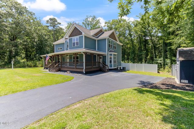 5232 Farmall Drive, Fayetteville, NC 28306