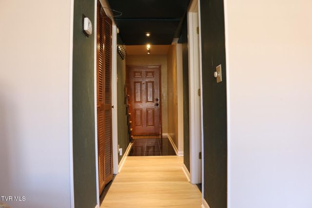 2121 Hickory Springs Road 2121, Johnson City, TN 37604