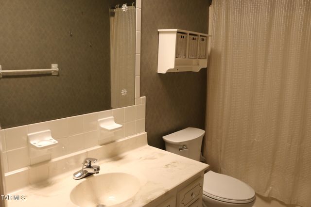 2121 Hickory Springs Road 2121, Johnson City, TN 37604