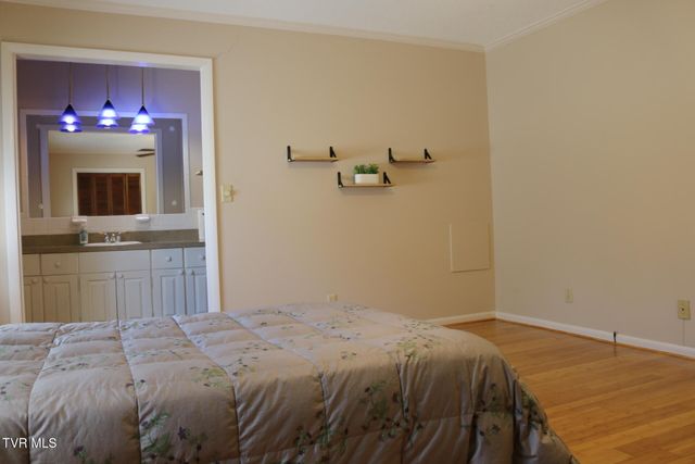 2121 Hickory Springs Road 2121, Johnson City, TN 37604