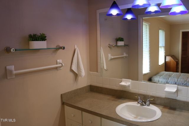 2121 Hickory Springs Road 2121, Johnson City, TN 37604