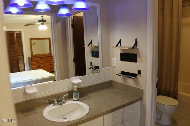 2121 Hickory Springs Road 2121, Johnson City, TN 37604