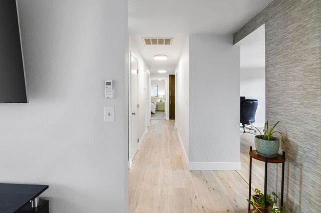 2327 Derry Court, Medford, OR 97504