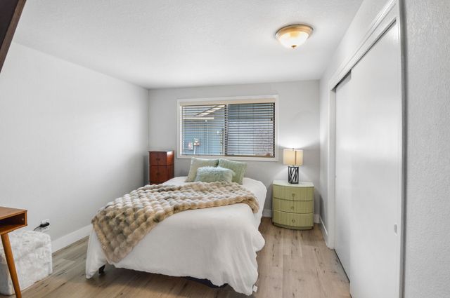 2327 Derry Court, Medford, OR 97504