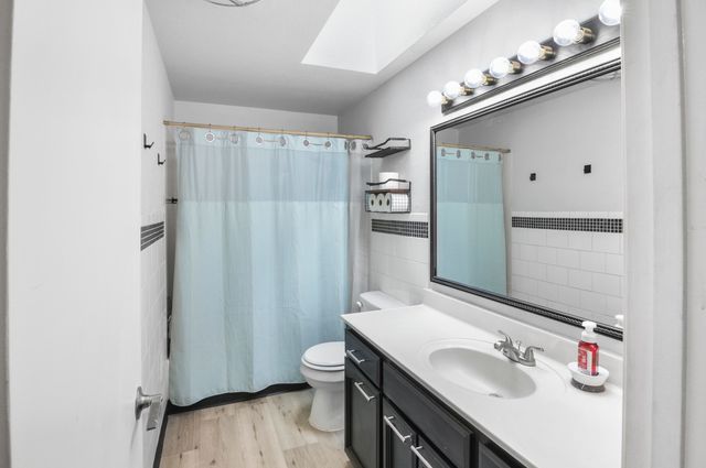 2327 Derry Court, Medford, OR 97504