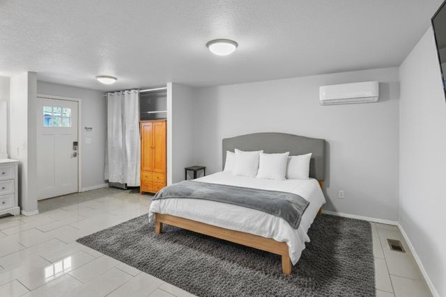 2327 Derry Court, Medford, OR 97504