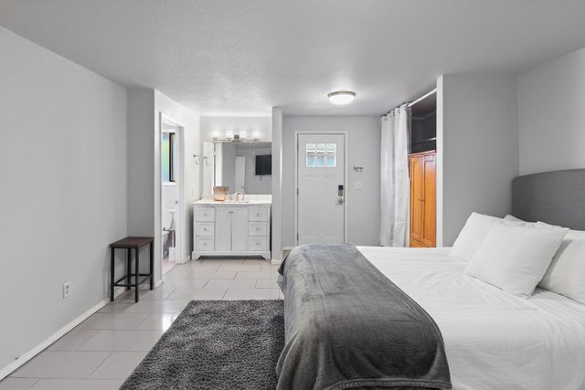 2327 Derry Court, Medford, OR 97504