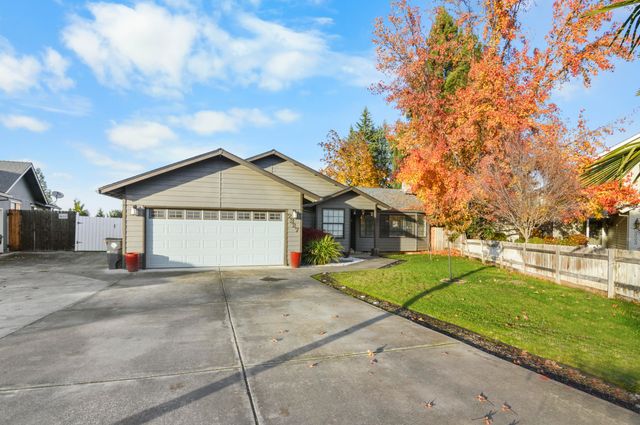 2327 Derry Court, Medford, OR 97504
