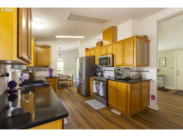 11584 Sw ROYAL VILLA Dr, Portland, OR 97224
