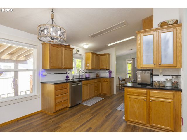 11584 Sw ROYAL VILLA Dr, Portland, OR 97224