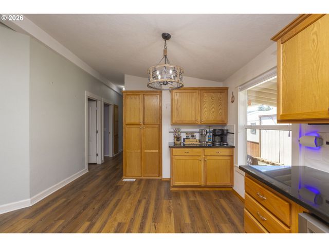 11584 Sw ROYAL VILLA Dr, Portland, OR 97224
