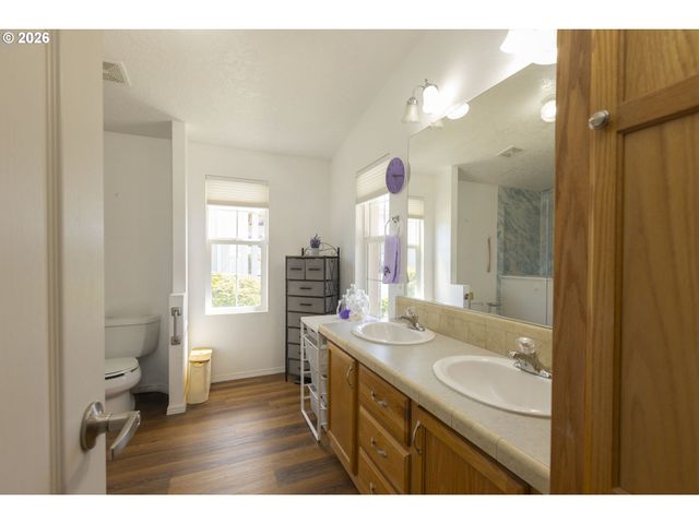 11584 Sw ROYAL VILLA Dr, Portland, OR 97224