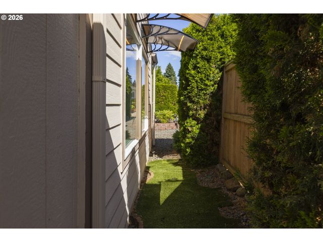 11584 Sw ROYAL VILLA Dr, Portland, OR 97224