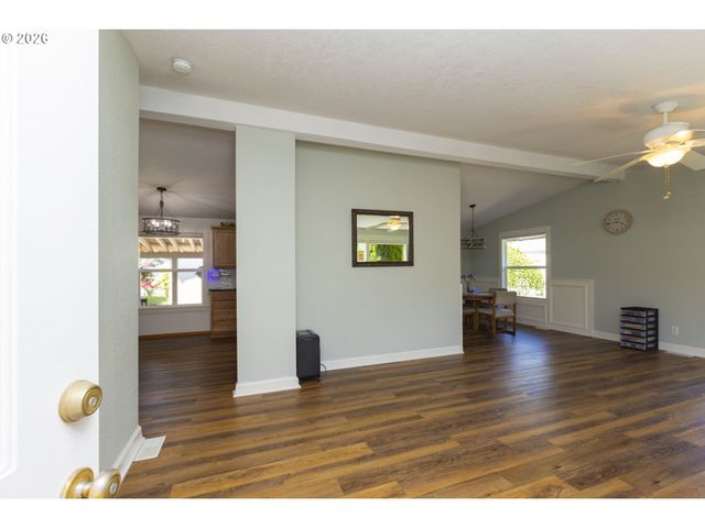 11584 Sw ROYAL VILLA Dr, Portland, OR 97224