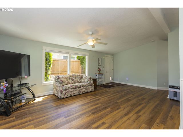 11584 Sw ROYAL VILLA Dr, Portland, OR 97224