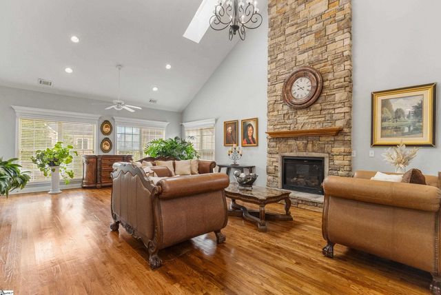 8 Middleberry Court, Greer, SC 29650