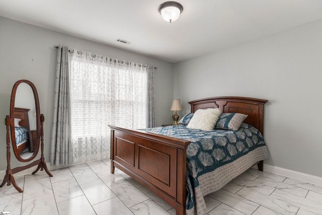 8 Middleberry Court, Greer, SC 29650