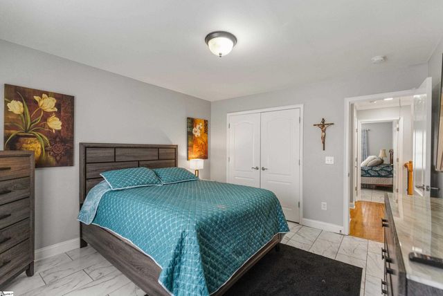 8 Middleberry Court, Greer, SC 29650