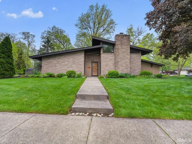 1723 Forest Downs Drive, Fort Wayne, IN 46815